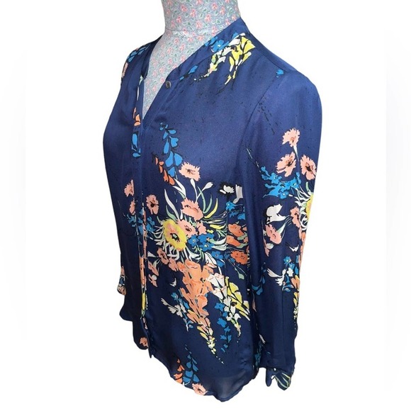 Joie Devitri Floral Print Button Down Silk Top SZ XS - Picture 3 of 7